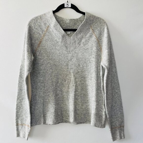 A Loves A Womens Heather Gray V-Neck Contrast Stitching Classic Sweater Size M - Picture 1 of 9